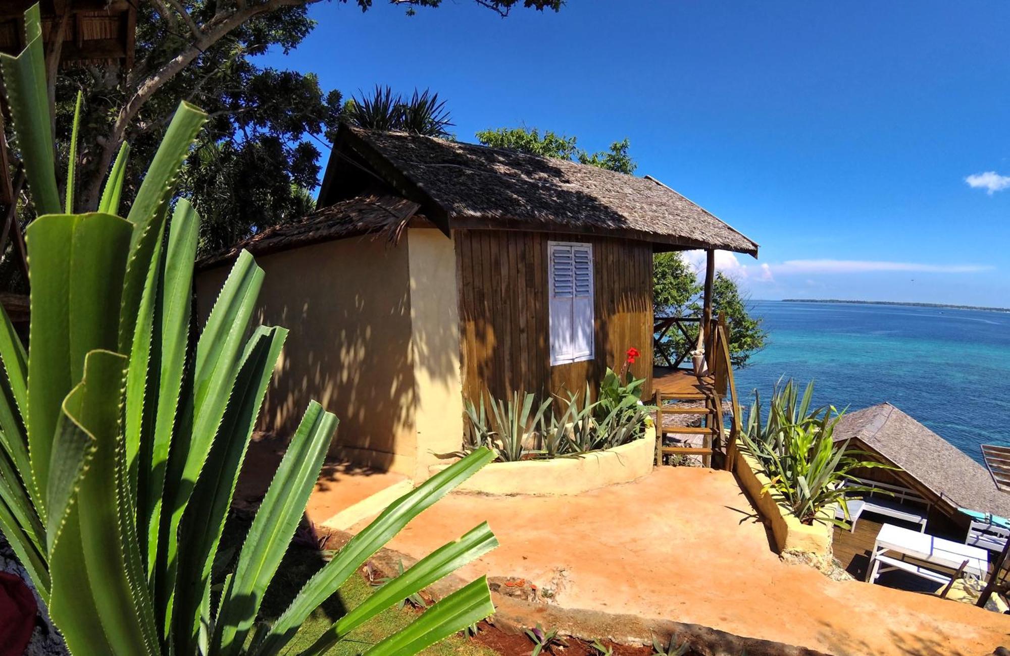 Cosmos Bungalows Bira Exteriör bild