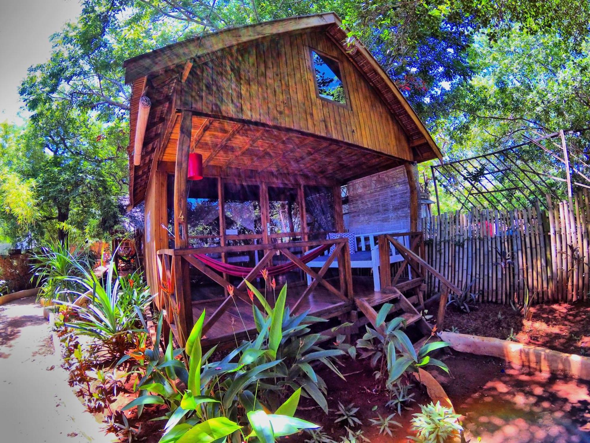 Cosmos Bungalows Bira Exteriör bild